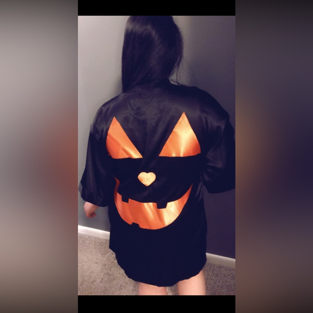 Women’s Halloween Pumpkin Robe - Black and Orange